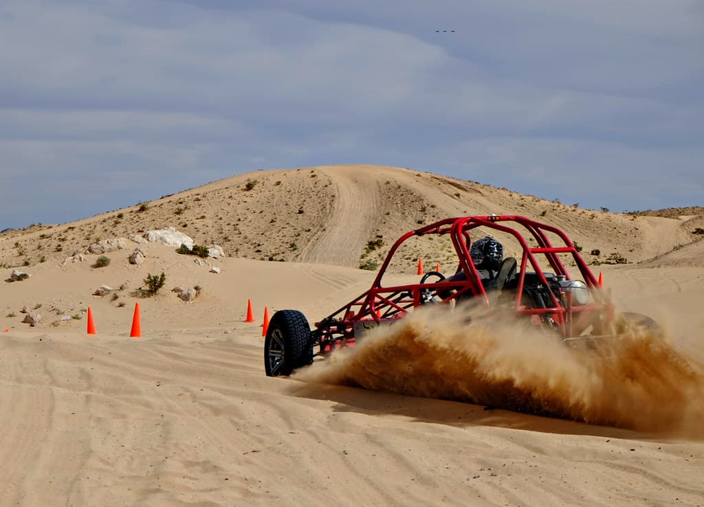 Dune Buggy vs Quad Bike in Dubai: Which Desert Ride Should You Choose?